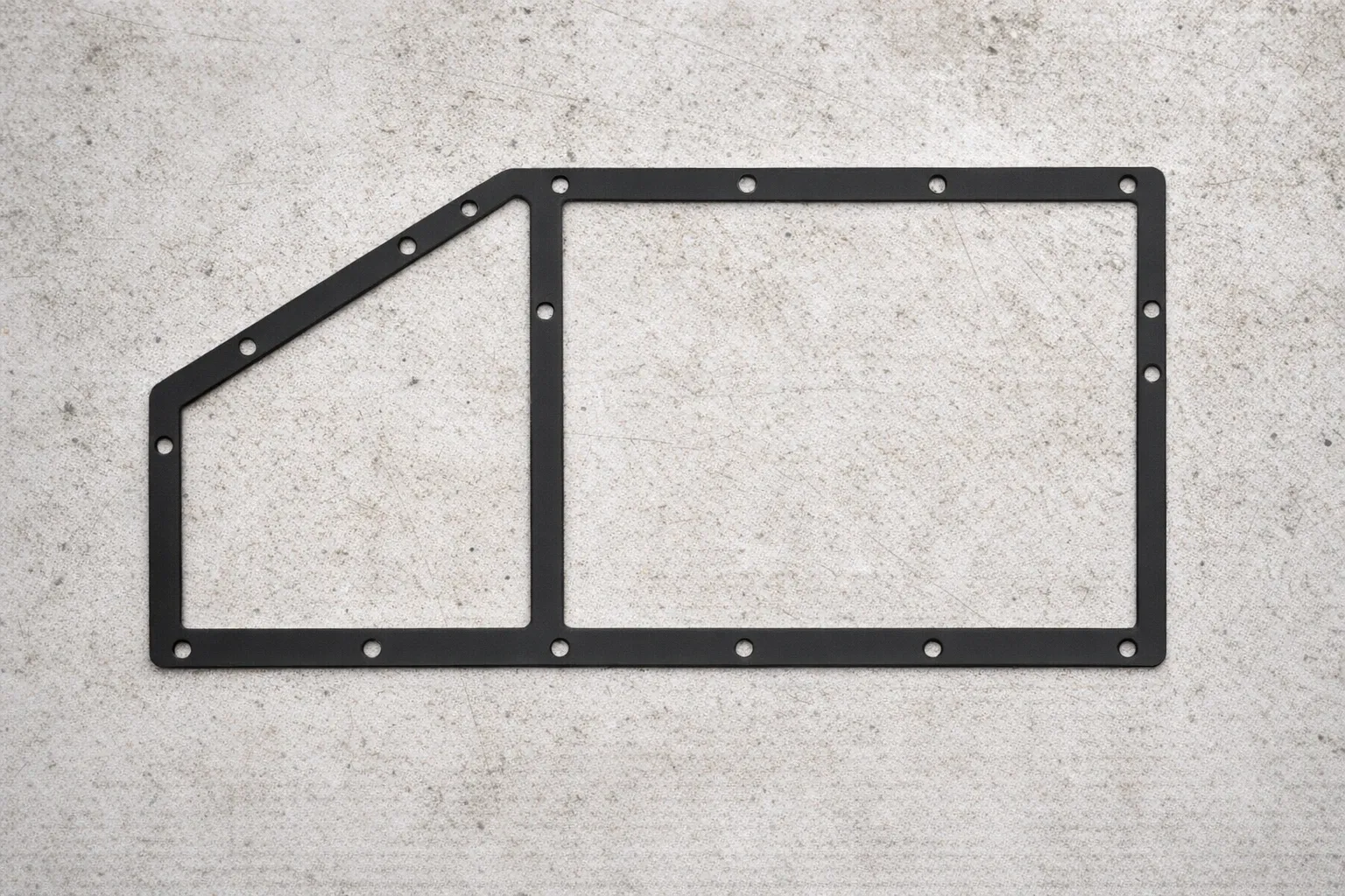 После: Уплотнитель из черной резины